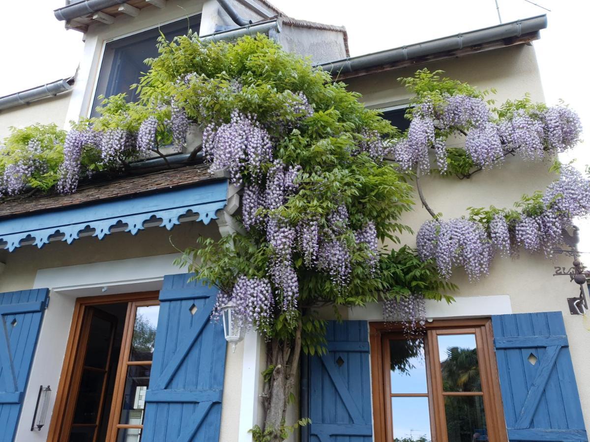 Les Glycines Bed & Breakfast Ury Exterior photo