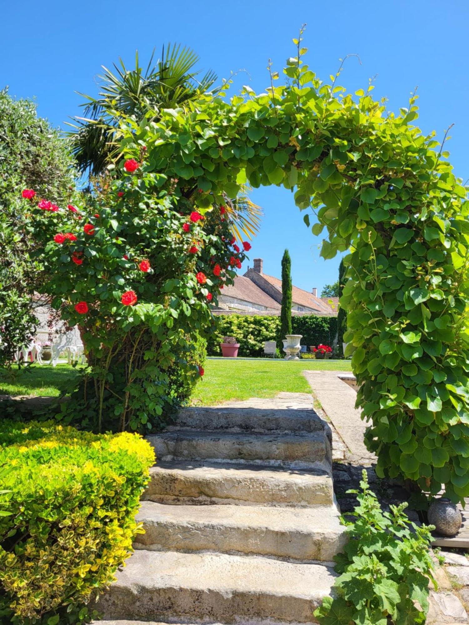 Les Glycines Bed & Breakfast Ury Exterior photo