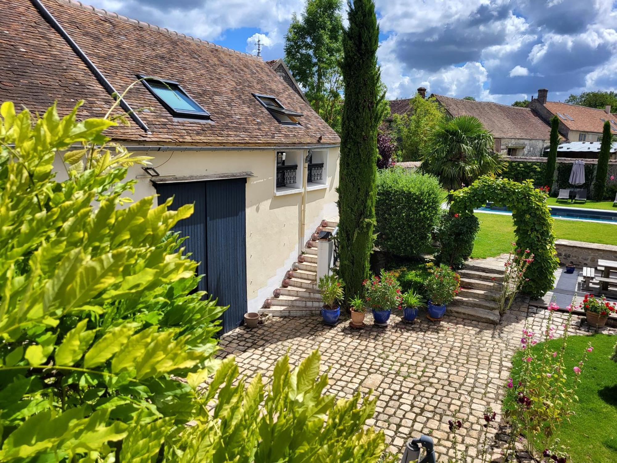Les Glycines Bed & Breakfast Ury Exterior photo